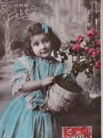 Régi képeslap 1909 fotó levelezőlap kislány virág