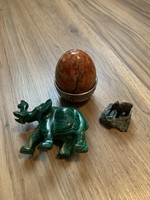 Malachite elephant gift with mineral egg