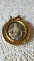 Miniatűr selyemkép,hölgy portréja aranyszínű masnis keretben