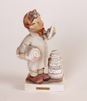 Kis patikus (Little pharmacist) - 15 cm-es Hummel / Goebel porcelán figura