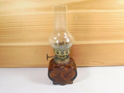 Régi mini, kis méretű petróleumlámpa petróleum lámpa réz és üveg