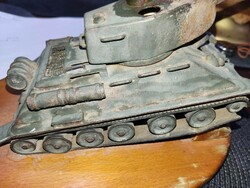 Háborús tank makett
