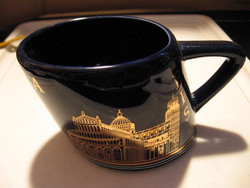 Leaning gold and gold souvenir mug from Pisa