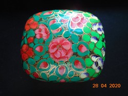 KASHMIRI Kézzel festett, aranyozott virágos, papírmasé lakk ékszeres doboz