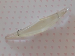 Retro plastic white brooch