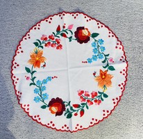 New hand-embroidered 33 cm center table cloth with Kalocsa pattern Óbuda v posta