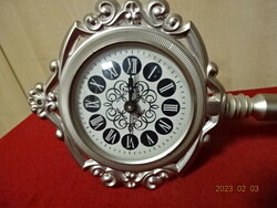 Orosz mechanikus óra, kulcs formájú, teljes hossza 35 cm. Jókai.