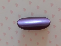 Retro purple plastic brooch