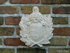 Hungarian coat of arms with wreath