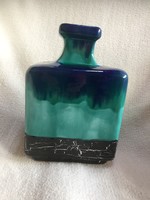 Kerezsi Gyöngyi csodás szögletes kerámia vázája gyönyörű színekkel, jelzett, hibátlan (M171)