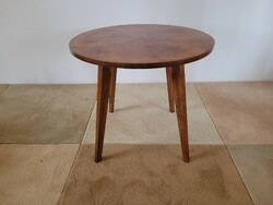 Régi retro kerek fa asztal kicsavarozható lábakkal mid century lerakóasztal