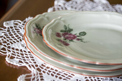 Álomszép, tojáshéj porcelán, barokk, vintage rózsás, süteményes tányérok. (ár/3db)
