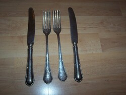 Silver 2 forks and 2 silver handle knives together for sale
