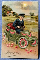 Antik dombornyomott  üdvözlő litho képeslap kis soför rózsa dísz automobil