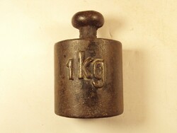 Régi antik mérlegsúly 1 kg Szent Koronás hitelesítő pecsét valószínűleg 1932-es évből