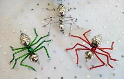Old tapestry glass Christmas tree decoration spider 5x8cm - per piece