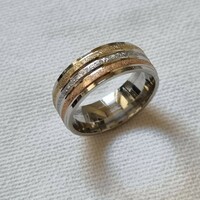 Dazzling wedding ring