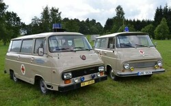 Skoda 1203 mentő, kisbusz, Retro játék, veterán, lendkerekes autó, KGST, Csehszlovákia