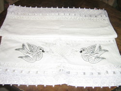 Beautiful applique dove pair embroidered vintage towel with lace ribbon