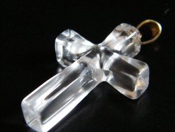 Crystal cross pendant with gold (9 kt) holder clasp