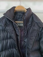 HERNO prémium minőségű ~600 € pehely (95%) és toll (5%) kabát hibátlan állapotban, nagyon finom puha