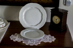 4 Zsolnay patterned plates (1 flat plate and 3 small cake plates)