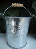 Metal - embossed tin can - wood - with handle - 10 x 10 + handle 6 cm