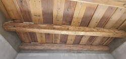 Rustic, original old beams in different sizes (pine and larch)