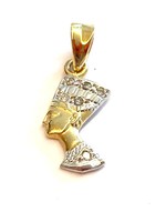 18 Kt nofrette pendant with diamonds