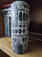 Szilágyi Mária által készített, repesztett mázas kerámia váza