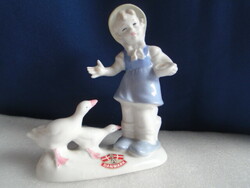 Antique 1 piece for sale, bertram, w&a (wagner & apel) figurine, a wonderful piece of a little girl feeding ducks