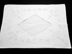 Régi fehér tükrös párna huzat 76 x 52 cm  azsúrozott mintával