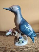 Zsolnay porcelán virágos faágon ülő kék madár