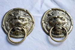 Antique pewter sofa, armrest decoration, copper lion head with ring in its mouth 9 x 2.5 cm + ring x2.