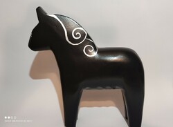 Large painted dala horse with black paripa silver painting