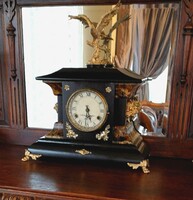 Antique fireplace clock with beautiful acoustics
