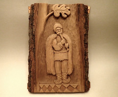 Gyűjtőknek! Kézzel faragott retró vintage népi faragás falikép furulyázó fa juhász figura fafaragás