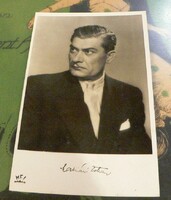 Maklári Zoltán  nyomtatott aláírása az őt ábrázoló fotóképeslapon