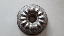 Old kitchen tool vintage pastry tool metal sheet small kuglóf baking dish