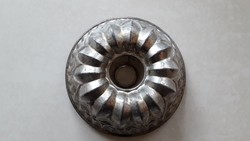 Régi konyhai eszköz vintage cukrász fémlemez kis kuglóf sütőforma