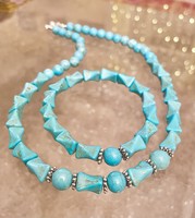 Special unique extravagant turquoise and howlite mineral pearl string and bracelet jewelry set turquoise blue