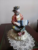 Capodimonte harmonikás figura