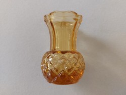 Régi üvegváza borostyán színű kis váza