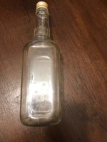 Whiskeys glass bottle with the inscription -jim beam. In undamaged condition. 750 Ml size: 27 cm high.