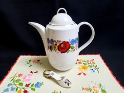 Eredeti kézzel festett Kalocsai porcelán teás-kávés kancsó, kiöntő + ajándék papucs kulcstartó