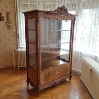 Richly carved inlaid high-quality wood baroque display case with edge-polished glass