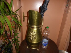Brass umbrella holder ( b )