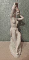Ülő női akt porcelán szobor /AQUINCUM/
