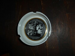 Saxon endre ashtray ( b )