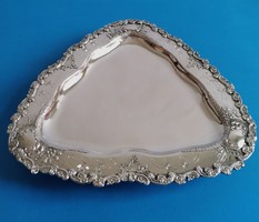 Triangular tray with silver base